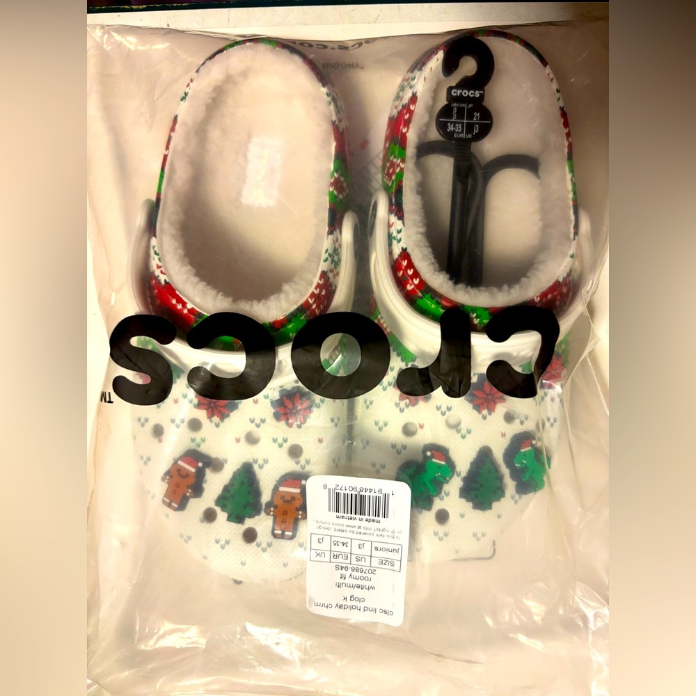 CROCS White Holiday Clogs with Santa and Tree Charms